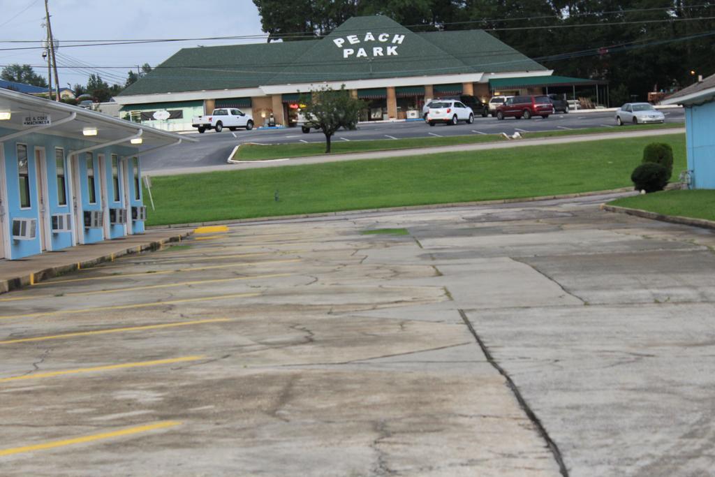 Scottish Inn - Clanton Exterior photo